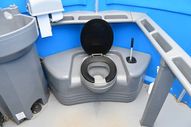 Best Portable bathroom rental  in Farmville, VA